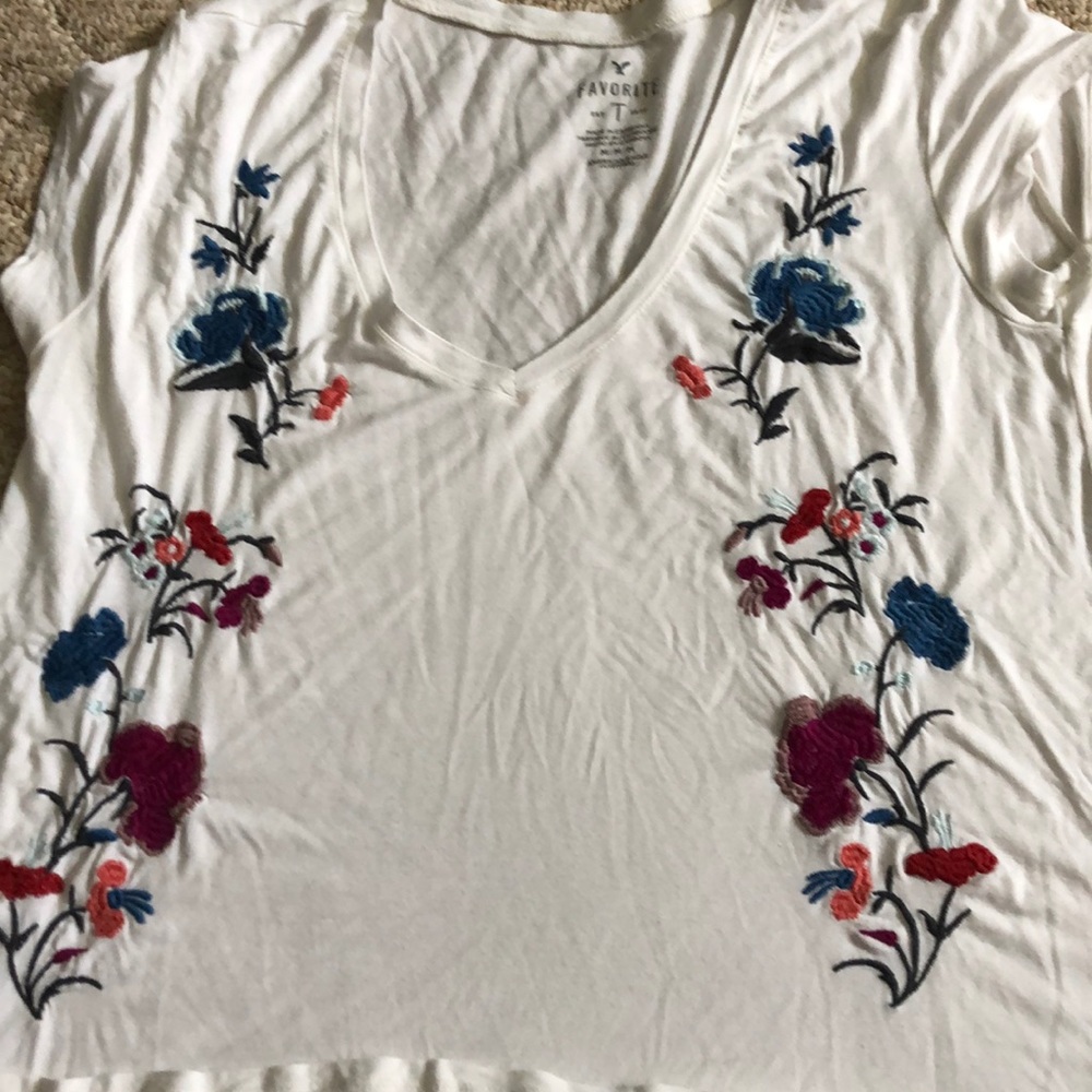 American Eagle T shirt